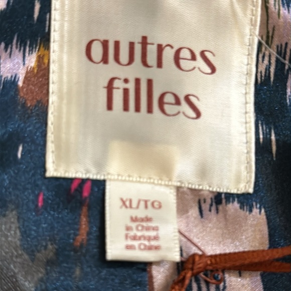 NWT “Autres Filles” green crushed velvet blazer. Covered buttons - Picture 6 of 6